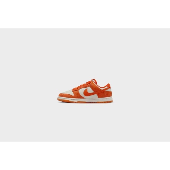 Nike Dunk Low Safety Orange & Light Bone Women's US Size Womens 11 Mens 9.5 NIB - Picture 8 of 16
